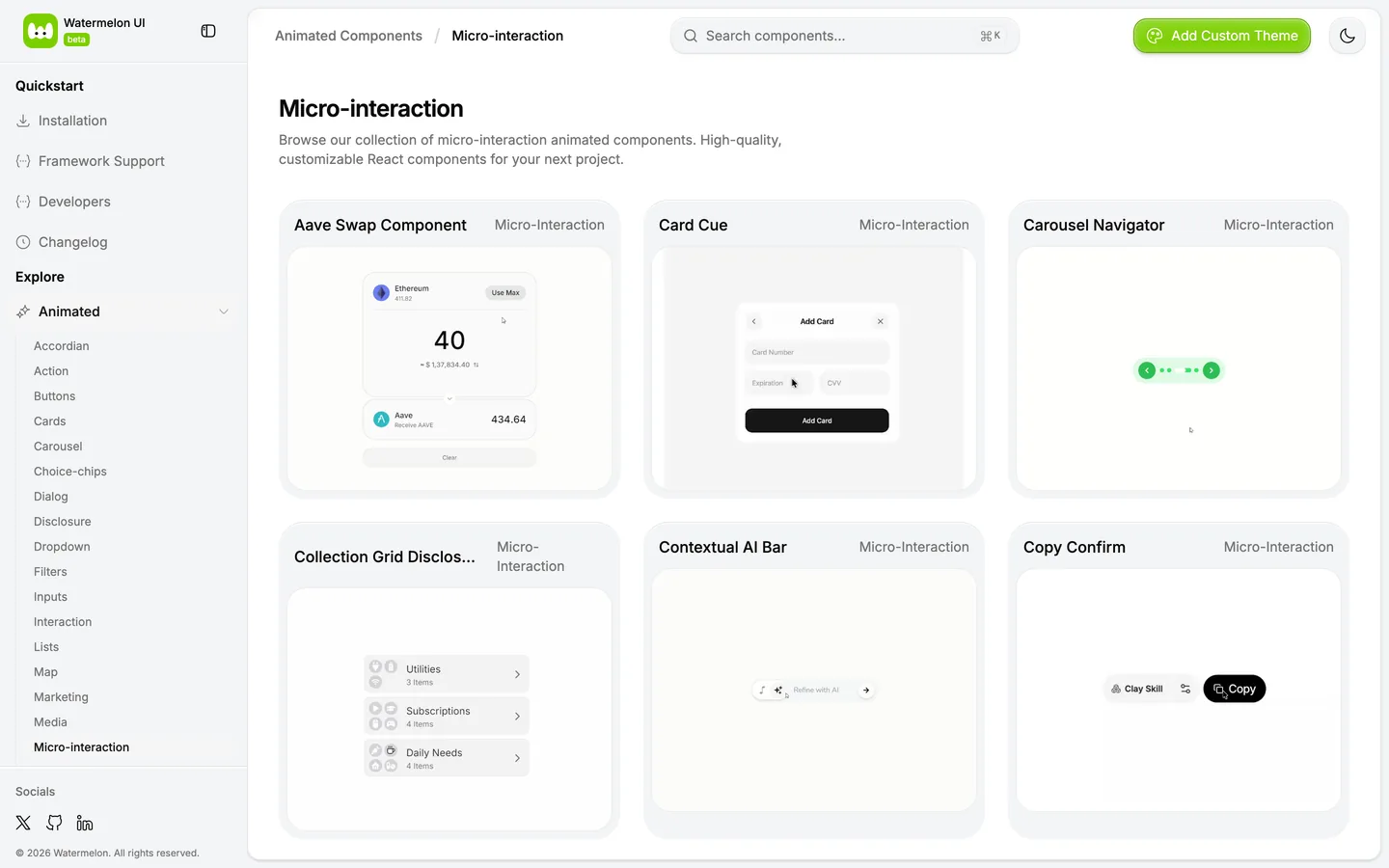 A categoria Micro-interaction: 43 peças. O botão de lua fica no topo, ao lado do Add Custom Theme